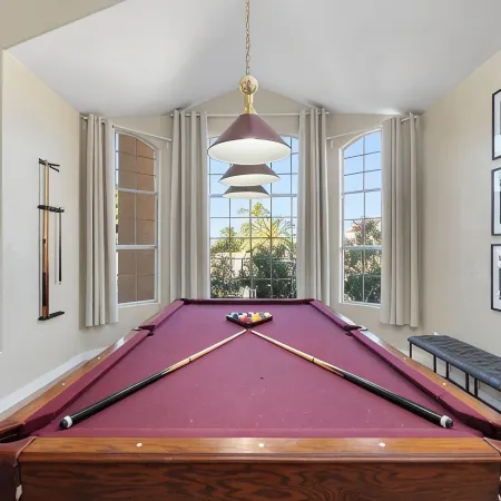 Brand New Spacious 5Br with Heated Pool & Hot Tub & Mini Putt
