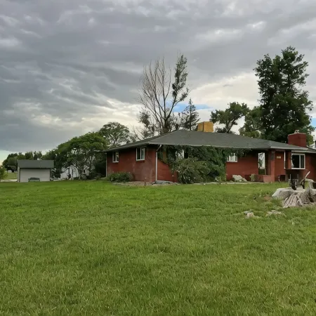 Mountain View Farmhouse; lots of extras!