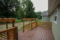 Deep Creek Apt#2, 2Bd/2Ba, A+ location just a mile from Nat Park, Train, Bryson - 4-Star