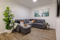 溫馨森林兩卧室度假屋，配有特大床 - 民宿