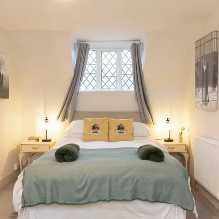 Grade 2 Listed Rural Farm House Hotels in Godalming