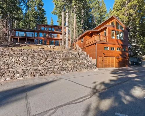 House + Studio: Private Forest Retreat, Near Skiing, Beach, Downtown, and Trails Ξενοδοχεία στην πόλη Dollar Point