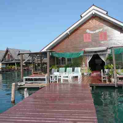 Oceanblue Guesthouse Hotel Exterior