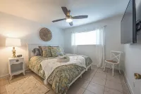 Cottage by the Sea steps to beach with heated pool