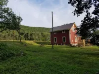 Whole house for Relaxing Couple or Family Retreat