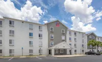 Motel 6 Suites 邁爾斯堡, FL