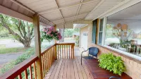Entire Cottage at PNF with Bike storage - Wifi