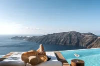 West East Suites - Resorts