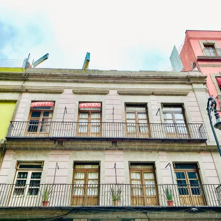 Whost Hotel y Hostal