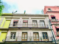 Whost Hotel y Hostal - 2-Star