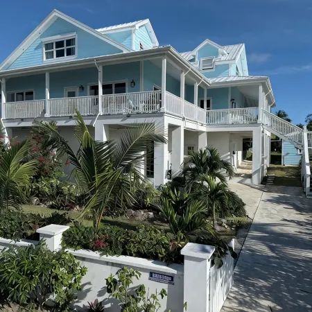 7Br7BA, Pool, 2 Boat Slips, Steps to Tahiti Beach, Sleeps 18, +Cabana Adds 2