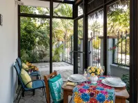 Casa Sonoma - Charming Condos Minutes from Beach & Reef