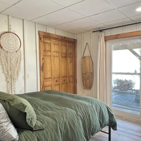 Lakefront Sacandaga Home, Private Dock, Sleeps 15, Outdoor Deck, Pet Friendly Hotels in Fulton County
