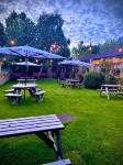 Bowes Incline Hotel