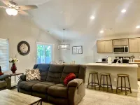 Cheerful  NEW Executive Home with office-Meridian - 3-Star