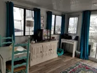 Charlestown Houseboat Walk to attractions Be rocked to sleep