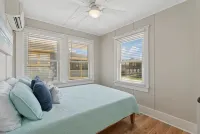 Steps to the Beach, Ocean Views, Ocean front lot - 4성급