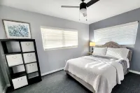 Blue Door House ! - 4-Star
