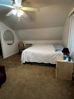 CozyStudio sitting on 2.5 acres on Hubbard Lake with WiFi, AC - 2-Sterne