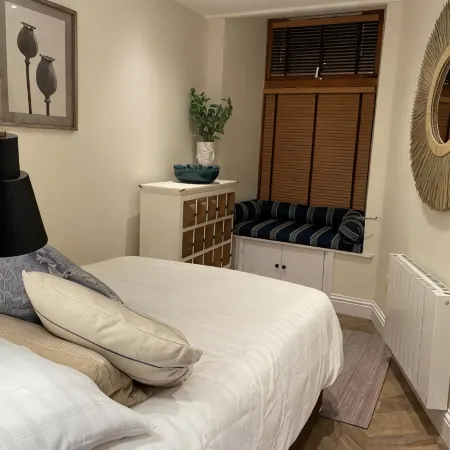 Luxurious one-bedroom seaside apartment Отели в г. Аймут