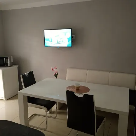 Nice apartment near TradeFair and City 8 Min. Отели рядом с достопримечательностью «Станция метро Steinweg»