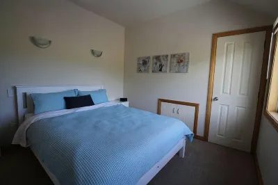 Redwood Lodge rural retreat with superb views Hoteles en 