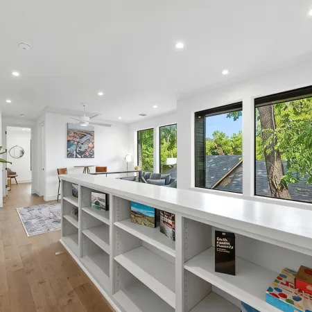 Luxury Escape in Austin’s Iconic Bouldin Creek Perfect Location + Private Pool!