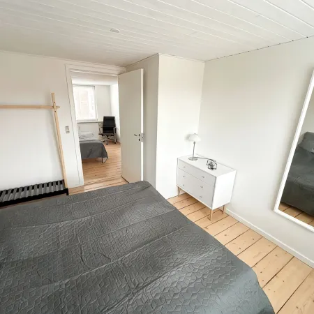Modern apartment for 6 in city center