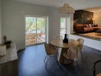 Bel Appartement Climatisé Avec Jardin et Piscine Hotel di Aubenas