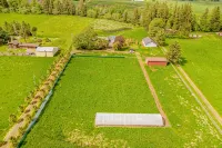 TRASK RIVER FISHING LODGE: New Riverfront Luxury with acreage and great views! - 4성급