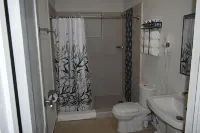 Rest/Work 1 Bedroom EnSuite, Free Parking on Property, 10 Mins by Car to Warrens - Bintang 2