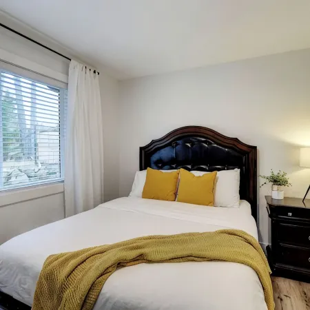 Squeaky clean brand new 2 bedroom close to major routes.