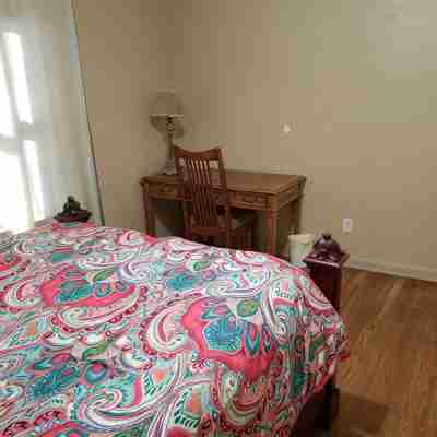 Charming house in quiet SW Reno neighborhood Rooms