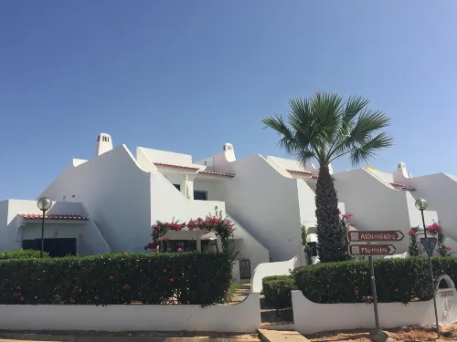 Coastal Benagil apartment. Rooftop & pool. Walk to beach, caves & restaurants - 3-Star
