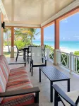 NEMO HOUSE-Luxury Beachfront on perfect Beach-Perfect for 4 couples / 2 families - 4 ดาว