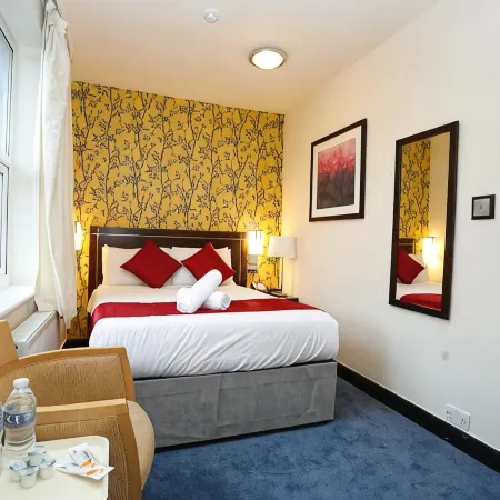 Acorn Lodge Hotel Gatwick & Parking