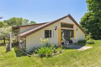 Chippewa Lake House - parking