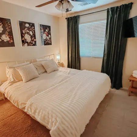 Cozy 4bd Home w/ 3 King Beds + EV Charger + Trailer Parking