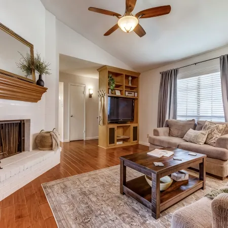 Escape to Olivia's Hideaway in Allen! Close to Shopping,Eat, and Entertainment