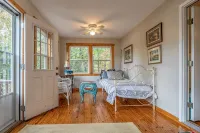 Our Slice of Heaven with view & pond in North Pickens near Table Rock State Park - 4-Star