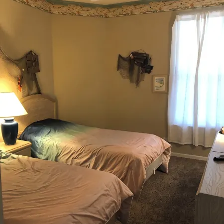 1st Floor 3 Br Condo with Free Wifi <Br>