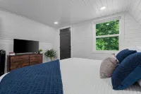 Views! Lux A-Frame w/ Private Hot Tub and Fire Pit. King Beds! - 4つ星