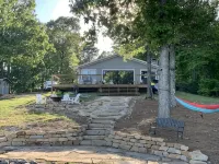 Renovated Cabin on 300 ft Waterfront (Pet Friendly) - Chalets