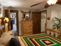 Lakehouse Paradise w/ Hot Tub Near Cascade Mountain - Homestays