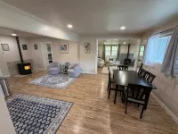 Pool Table, Hot Tub! 5 Bedroom, 3 Bath, 5 Min to Cal Poly or Old Town. - 4-Star
