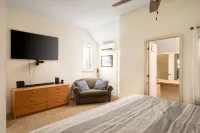 Family-friendly condo with amenities minutes from StoryLand & ski mountains! - Pool