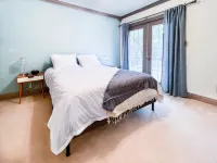 Summer Fun HQ! 10 Min to Tubing, Sleeps 18, Pool Table, Waffle Bar, EV - 4星級