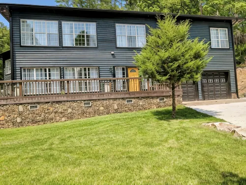 Spacious and Serene Smoky Mountain Retreat- the Perfect Launch for the Dragon! - 4성급