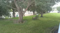 Renovated,clean,comfortable,trailer on canal with Lake Okeechobee access. - 2つ星