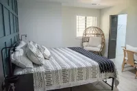 Newly Renovated Townhome near Marietta Square, 2 King Beds - 3-نجوم